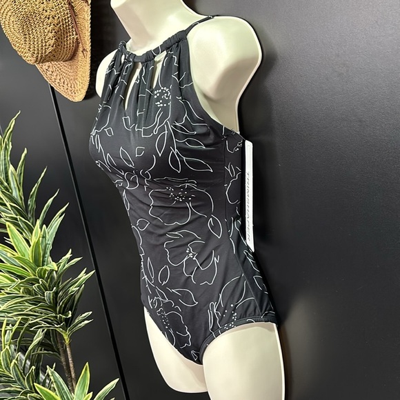 Trimshaper three keyhole high neck,adjustable straps padded,look trim swimsuit - Picture 3 of 12